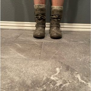 Women’s winter boots Size 12